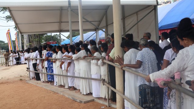 දෙව්නි මෝරි ශ්‍රී සර්වඥ ධාතූන් වහන්සේ ප්‍රදර්ශනය