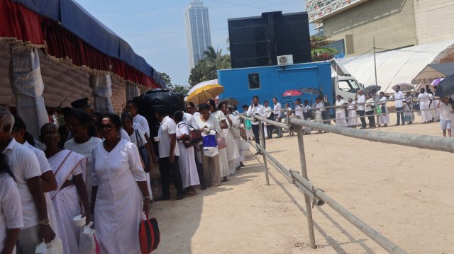 දෙව්නි මෝරි ශ්‍රී සර්වඥ ධාතූන් වහන්සේ ප්‍රදර්ශනය